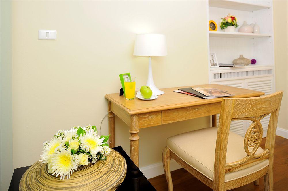 Sabai Sathorn Service Apartment Bangkok Buitenkant foto