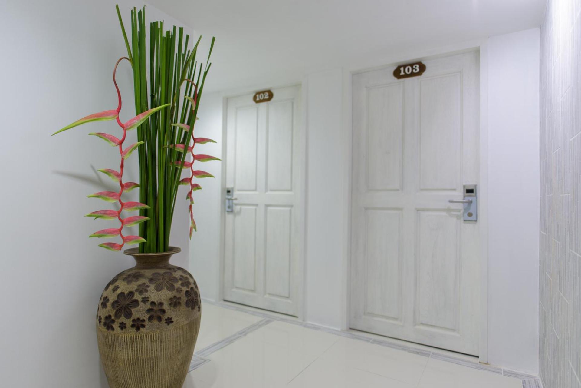 Sabai Sathorn Service Apartment Bangkok Buitenkant foto