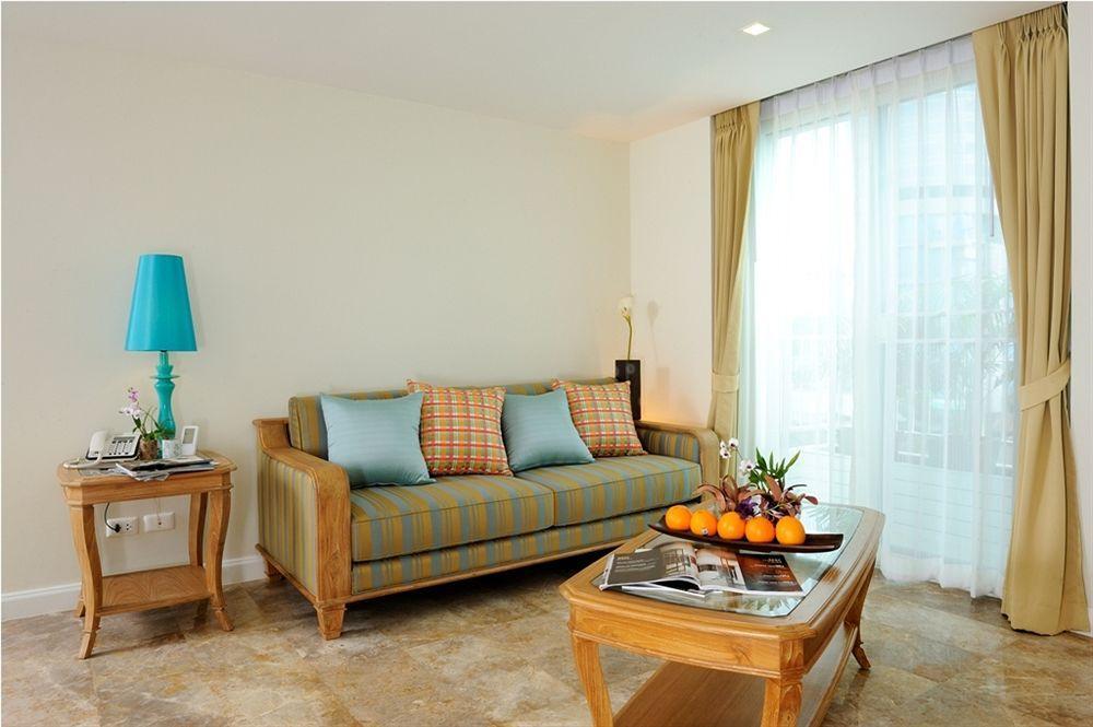 Sabai Sathorn Service Apartment Bangkok Buitenkant foto