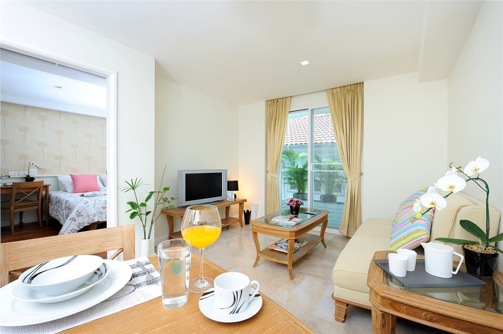 Sabai Sathorn Service Apartment Bangkok Buitenkant foto