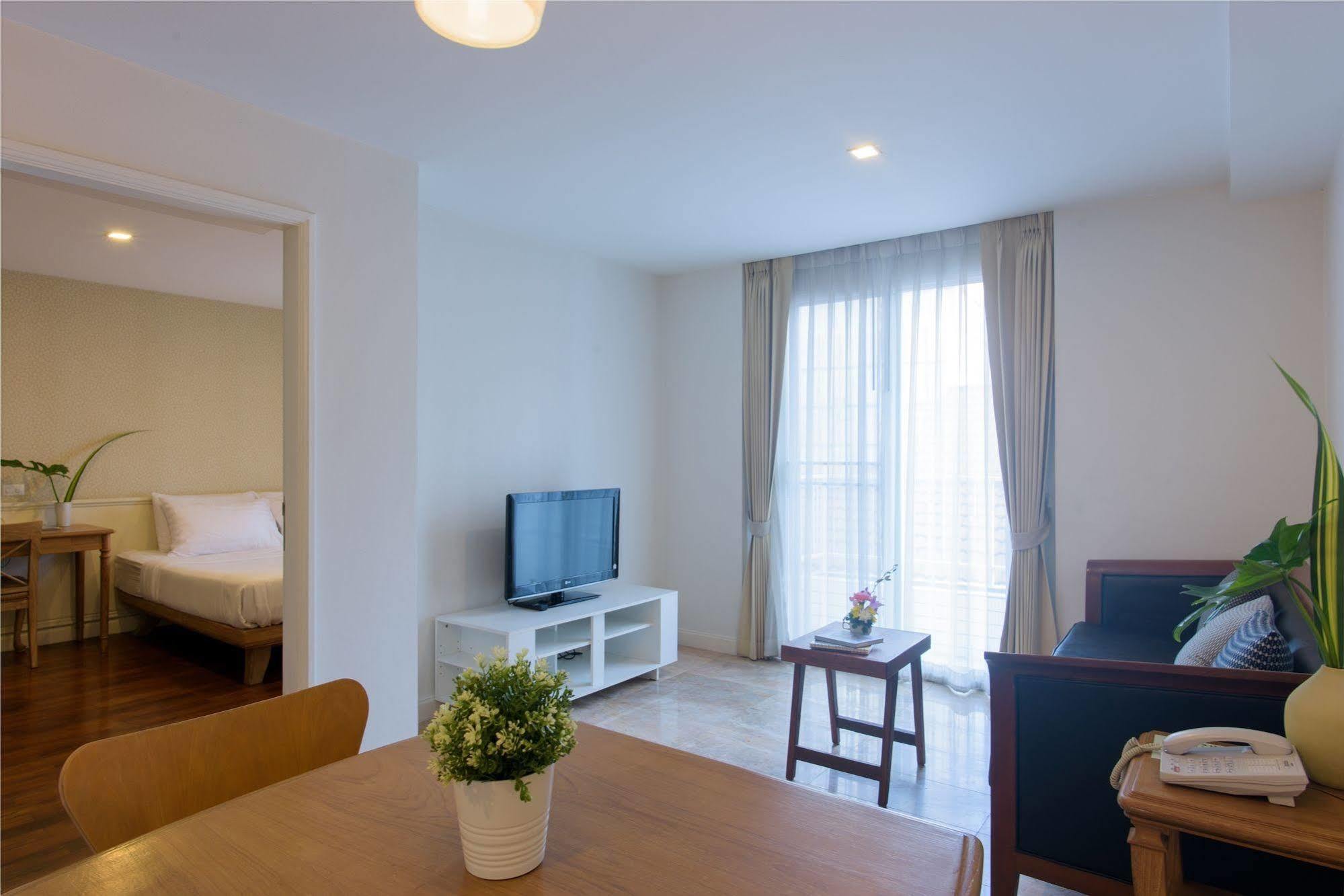 Sabai Sathorn Service Apartment Bangkok Buitenkant foto